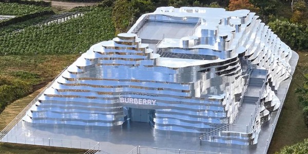 韓國(guó)濟(jì)州島創(chuàng)建地形鏡像快閃店