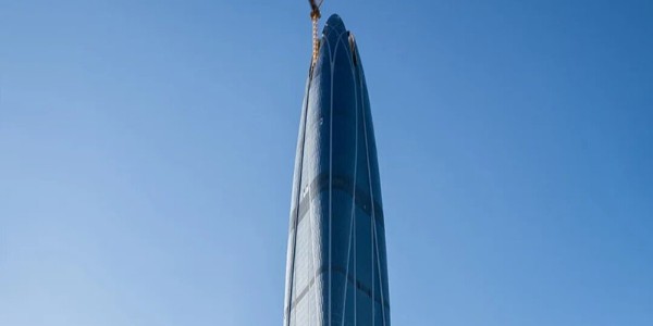 浙江第一高樓完成“穿衣”，形如蓮花