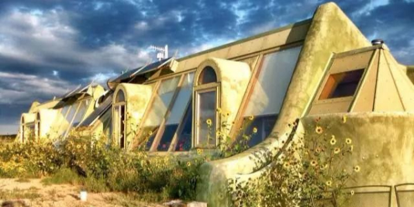 這個老炮兒建筑師讓難民住垃圾堆，卻贏得全世界尊重！