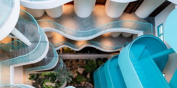 這個蒂芙尼藍酒店，藏身越南鬧市，只清涼25個“浪人”