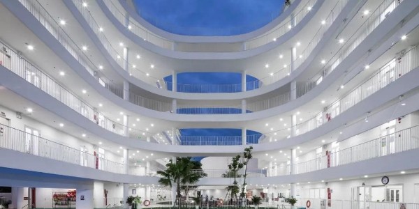 極簡(jiǎn)現(xiàn)代學(xué)校設(shè)計(jì)—— 從幼兒園到高中