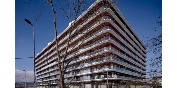 極簡現代：公寓大廈