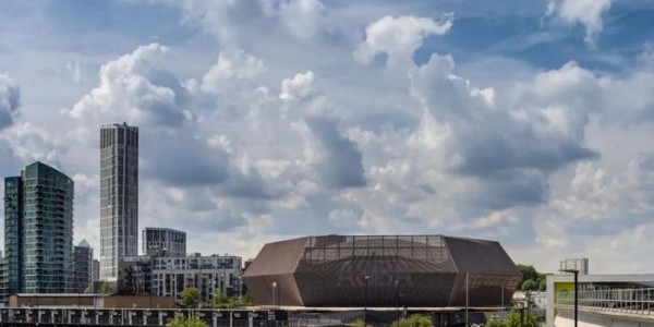 Stufish設(shè)計(jì)的全球最大的可拆卸場館完工，作為 ABBA 虛擬重組巡演的場地