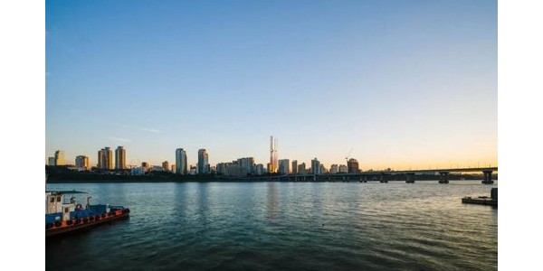 ODA：360米高，中心“縷空” 的設(shè)計方案